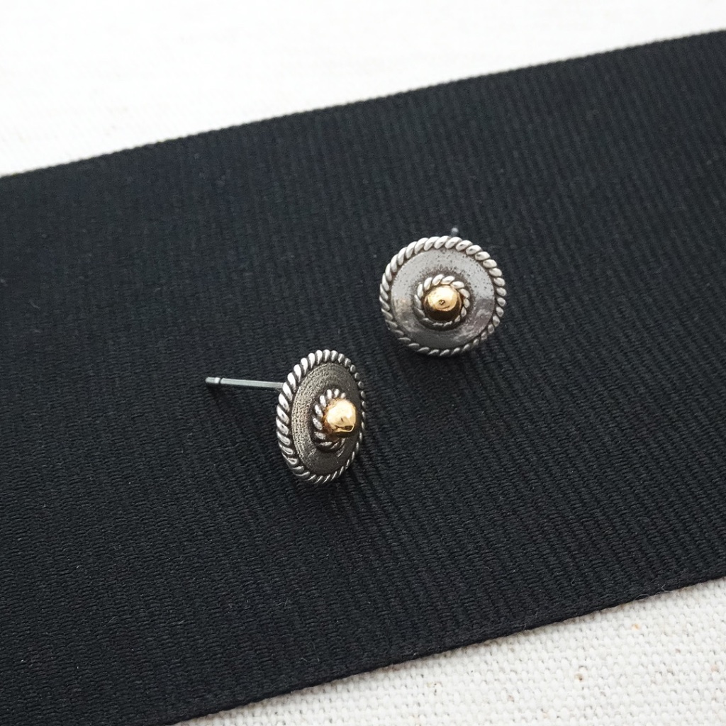 Round Mixed Metal Stud Earrings By Ori Tao Bijoux